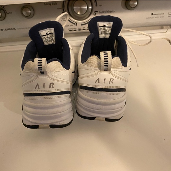 Men’s Nike Tennis Shoes Size 12W - Picture 5 of 8